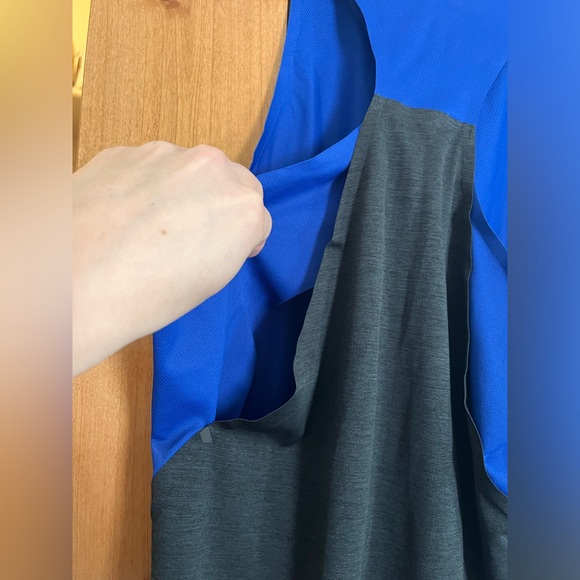 On Running Performance Tank - Picture 4 of 4